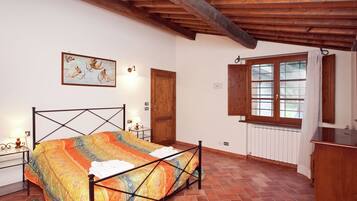 Casa | 2 habitaciones, muebles diferentes y ropa de cama