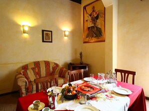 Dining - Farmhouse in Pupaggi With Pool, Terrace, Garden, Bicycles (Sellano)