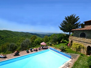 Outdoor pool - Elegant Holiday Home in Tuscany With Swimming Pool (Gaiole in Chianti)