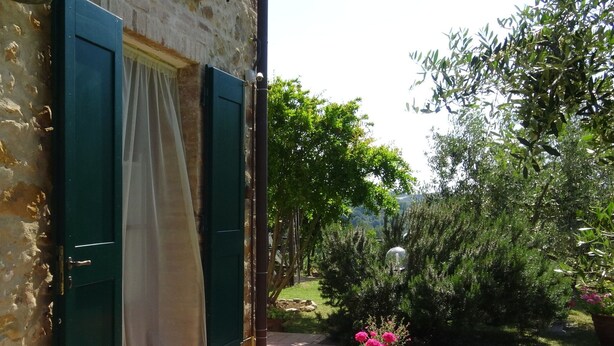 House | Exterior - Well Kept Property With Garden With Lovely Panorama (Poggio a Caiano)