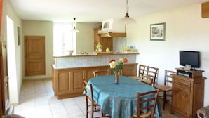 House | Private kitchen - Cozy Family Home in Saint-pons (Saint-Pons)