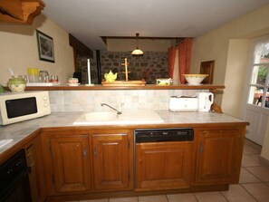 House | Private kitchen - Cozy Family Home in Saint-pons (Saint-Pons)