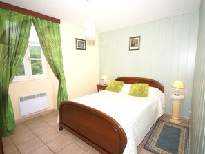 House | Room amenity - Cozy Family Home in Saint-pons (Saint-Pons)