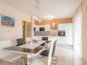 Villa | Private kitchen - Beautiful Villa in Lisicic With Private Pool (Benkovac)