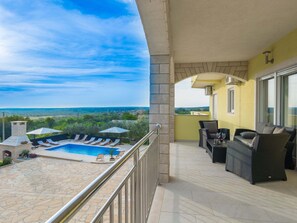 Exterior - Beautiful Villa in Lisicic With Private Pool (Benkovac)