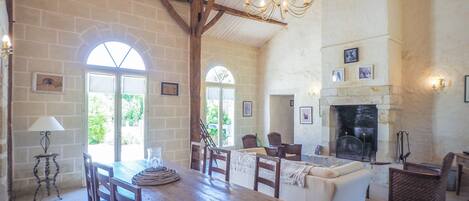 House | Dining