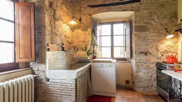 House | Private kitchen | Highchair