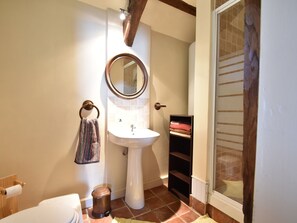 House | Bathroom - Holiday Home in Ceauce Near Mont Saint Michel (Ceauce)