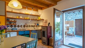 Dining - Authentic Rural House, 200 mt Form the Parking (Mergozzo)