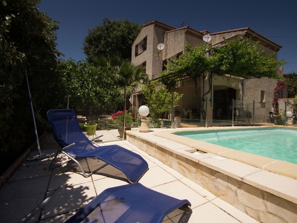 Exterior - Apartment in a Villa With Shared Pool in La Ciotat, 5 min From the Beach! (La Ciotat)