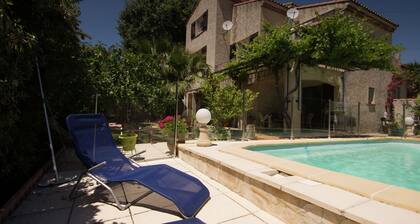 Apartment in a Villa With Shared Pool in La Ciotat, 5 min From the Beach!