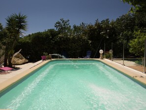 Outdoor pool - Apartment in a Villa With Shared Pool in La Ciotat, 5 min From the Beach! (La Ciotat)