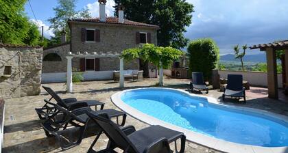 Beautiful Villa With Private Swimming Pool, Garden and Panoramic View 10-5