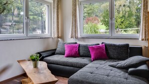 Living room - Modern Holiday Home in Goldegg Near Ski Area (Goldegg)