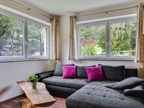 Living room - Modern Holiday Home in Goldegg Near Ski Area (Goldegg)