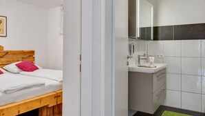 Bathroom - Modern Holiday Home in Goldegg Near Ski Area (Goldegg)