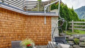 Balcony - Modern Holiday Home in Goldegg Near Ski Area (Goldegg)