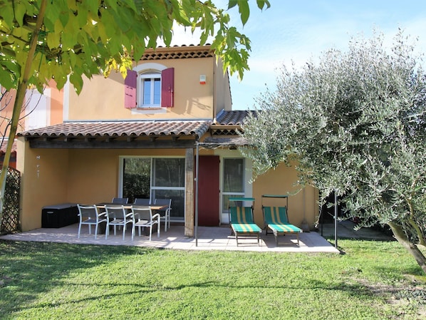 House | Balcony - Provencal Parkside Haven (Arles)
