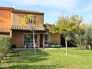 Exterior - Provencal Parkside Haven (Arles)