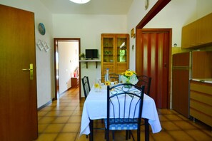 House | Dining - Sunlit Home With Pool (Fucecchio)