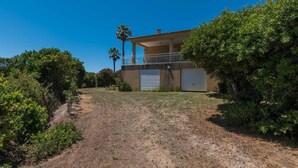 Vila | Resepsionis