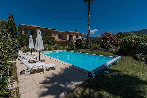 Villa | Piscine | Piscine intérieure, piscine extérieure