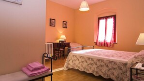 House | 3 bedrooms, individually furnished