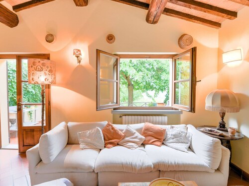 Scenic Stay in Restored Retreat