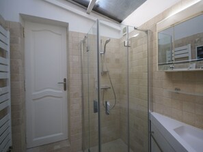 Villa | Bilik Mandi | Tab mandi 