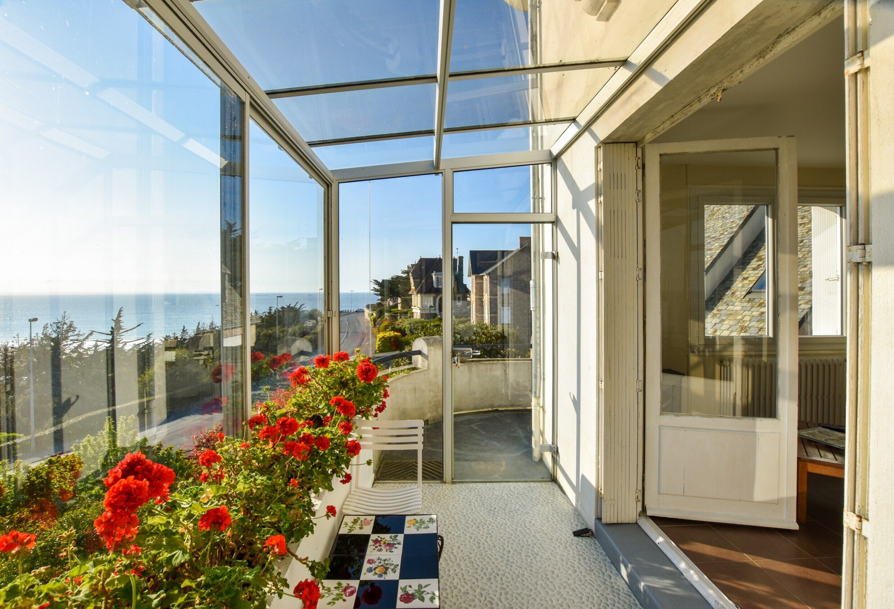 House | Balcony