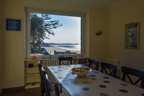 House | Dining - Seaside Comfort in Erquy (Erquy)