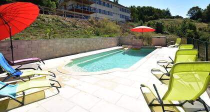 Luxurious Holiday Home in Cuzy With Swimming Pool