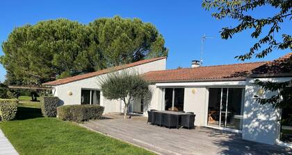 Modern Villa With Pool in Brives