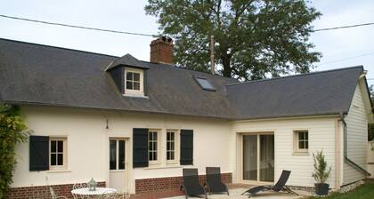 Elegant Holiday Home in Sentelie With Large Private Garden