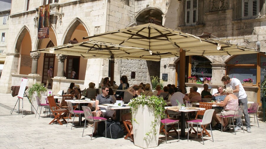 Spacious and Comfortable Apartment, Outside the Historical Centre of Split