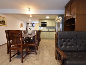 Apartment | Dining
