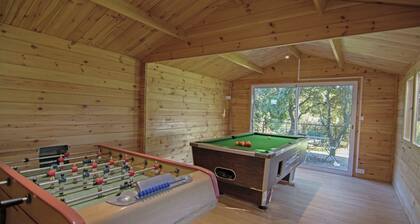 Villa in Ledenon With Private Pool
