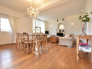 Dining - Sophisticated Holiday Home in Maltat With Garden (Maltat)