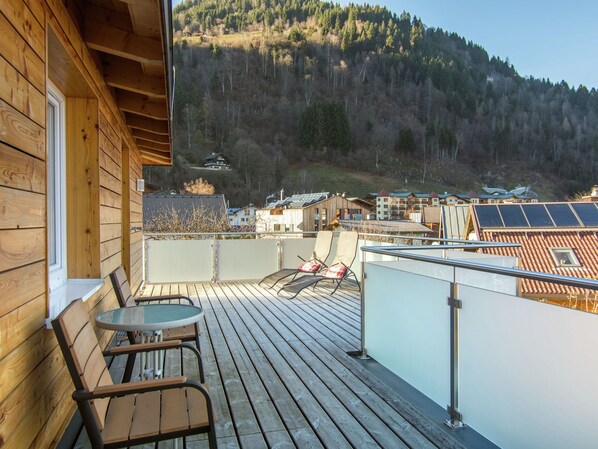 Balcony - Spacious Villa in Zell am See near Ski Area (Zell am See)