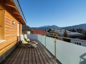 Balcony - Spacious Villa in Zell am See near Ski Area (Zell am See)