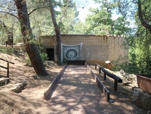 Property grounds - Charming Villa in Suvereto with Hot Tub (Suvereto)