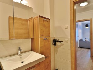 Apartment | Bathroom