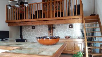 House | Dapur peribadi | Kerusi tinggi