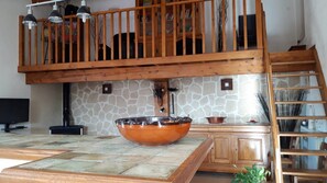 House | Private kitchen | High chair - Relaxing Retreat in Saint-pons (Saint-Pons)