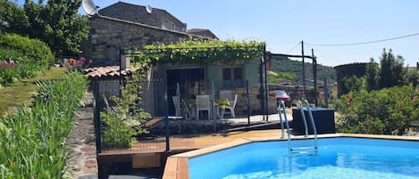 Casa | Alberca | Alberca techada y alberca al aire libre