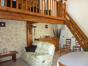 House | Living room - Relaxing Retreat in Saint-pons (Saint-Pons)