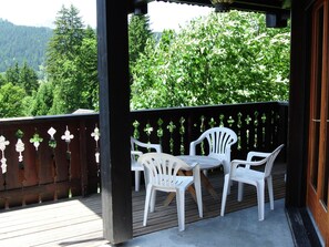 Balcony - Beautiful Chalet in Les Gets South of France With Balcony (Les Gets)