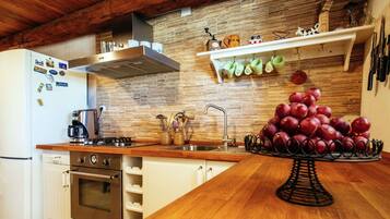 House | Private kitchen | Microwave, stovetop