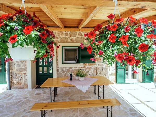 House | Dining