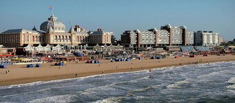 Beautiful Houseboat With Terrace, Jacuzzi